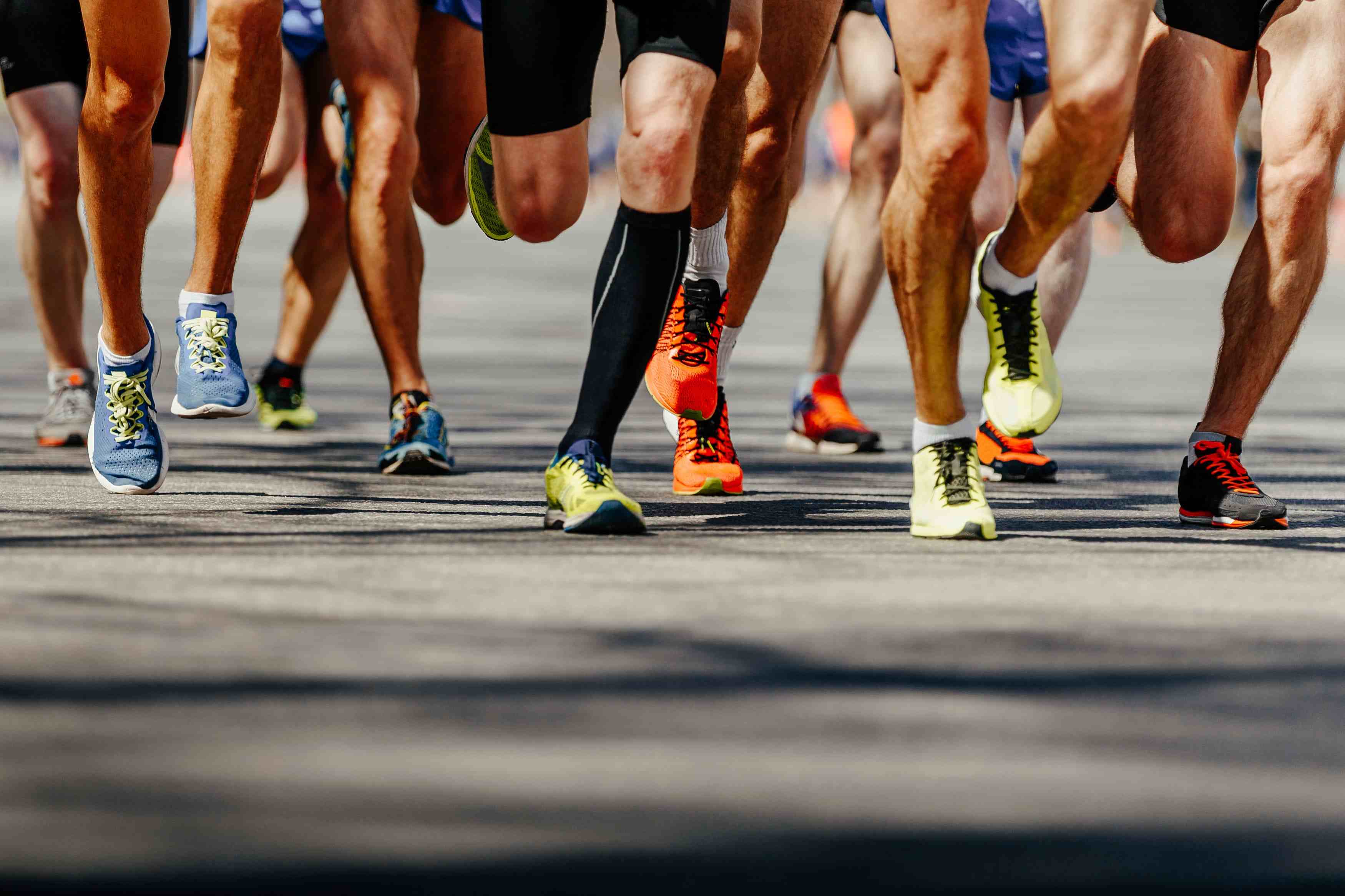 runners-legs-at-a-road-race-in-daylight-2026-01-07-23-52-41-utc.jpg